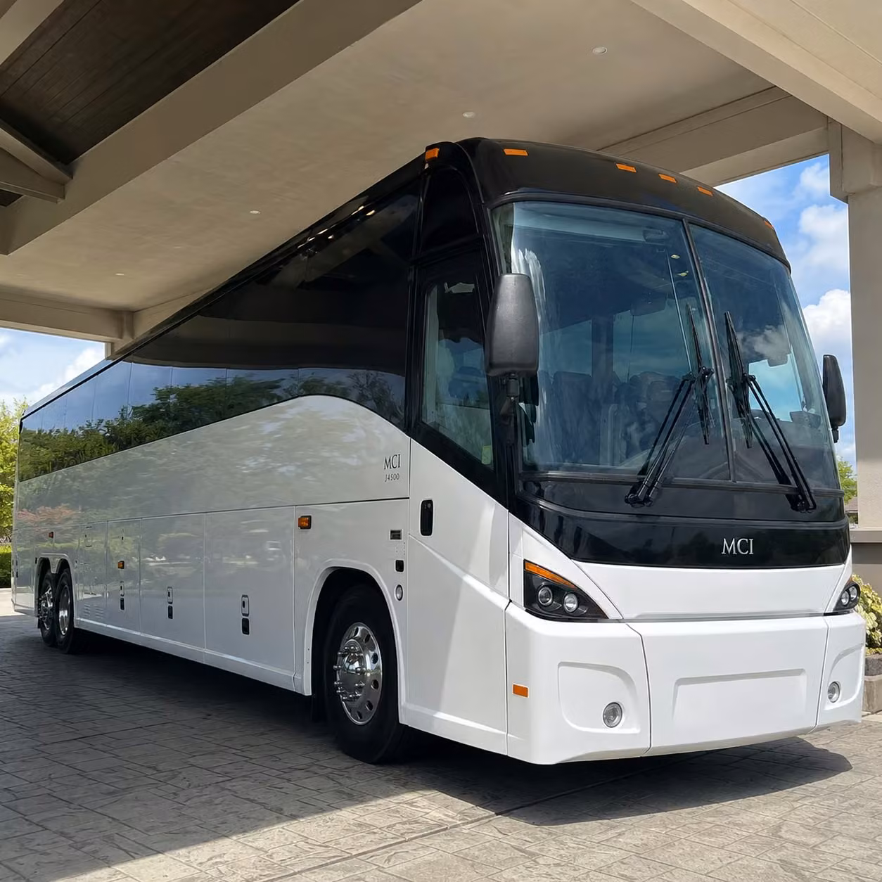 cross the river without the hassle shuttle buses for illinois based employees