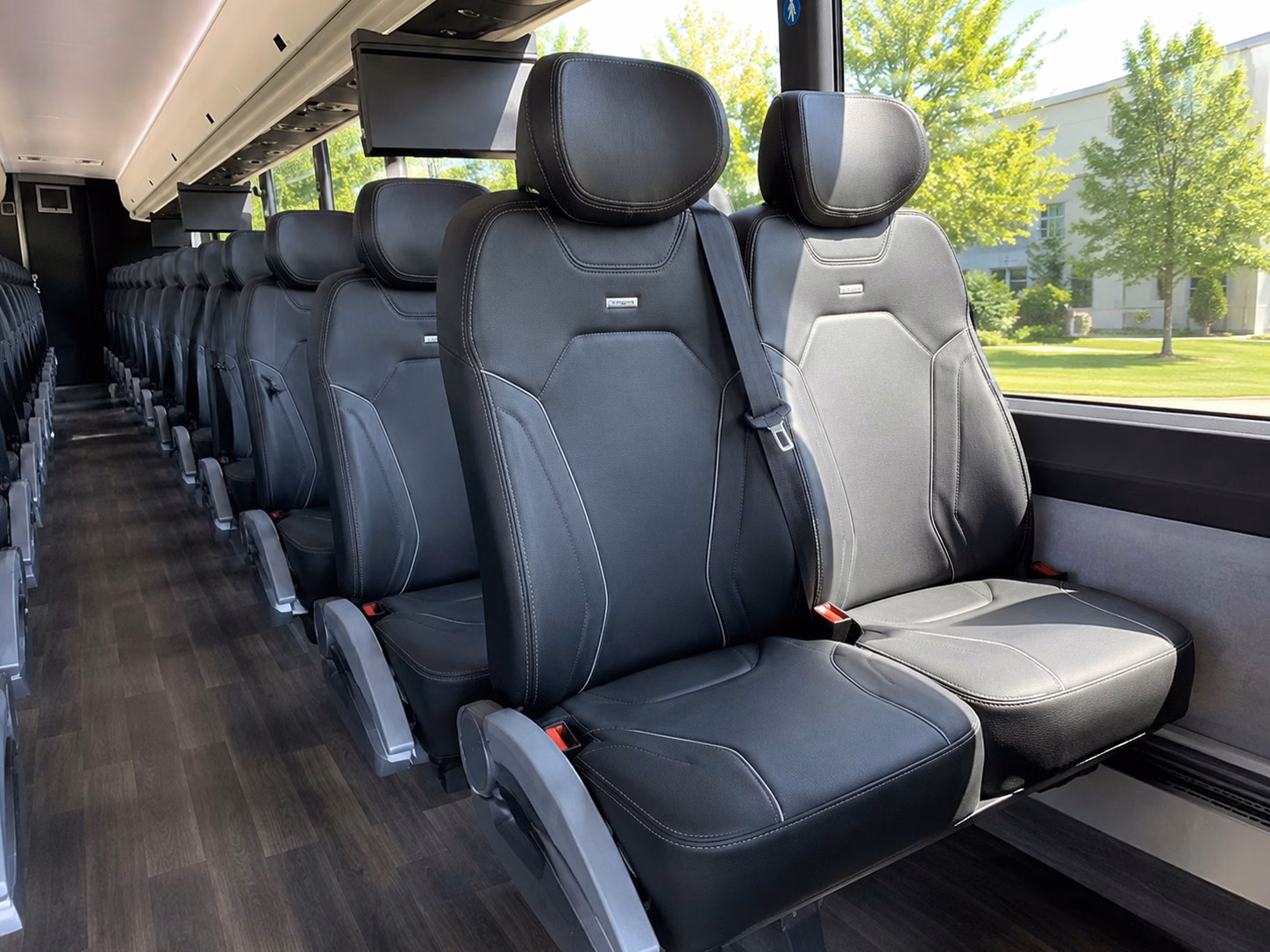 make bridal party transportation in st louis something your wedding party will never forget